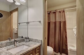 1br Cozy Winter Hideway- Walk To Apres, Shops, Fun- Sleeps 6 1 Bedroom