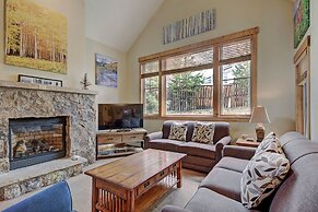 Cosmopolitan Decor + Spacious 3br In Downtown Breck Sleeps 8 3 Bedroom