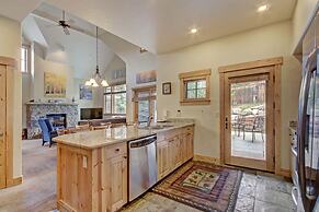 Cosmopolitan Decor + Spacious 3br In Downtown Breck Sleeps 8 3 Bedroom