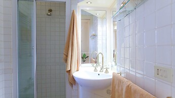 Rental in Rome Crociferi 1