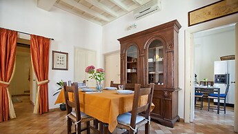 Rental in Rome Crociferi 1