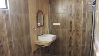 Gold India Beach Resort