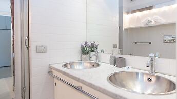 Rental in Rome Bernini Square