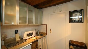 Rental in Rome Romantica Studio