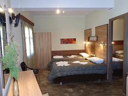 Niki Studios Sea-Front