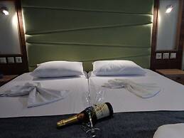 Niki Studios Sea-Front