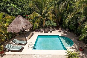 Casa Royal Palms by Playa Paradise