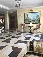 Golden Pearl Hotel