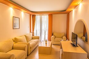 Golden Pearl Hotel