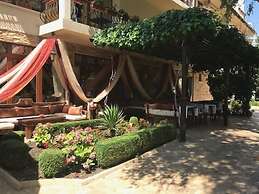 Golden Pearl Hotel