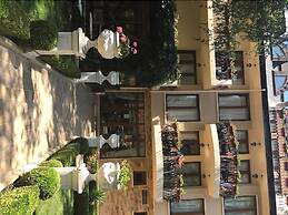 Golden Pearl Hotel
