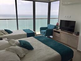 23rd Floor Luxury Apartment - sea view