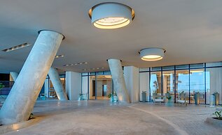 23rd Floor Luxury Apartment - sea view