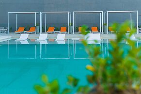 23rd Floor Luxury Apartment - sea view