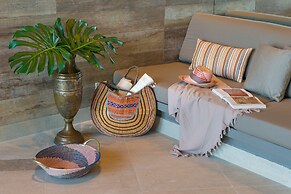 23rd Floor Luxury Apartment - sea view