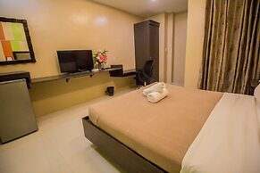 The Red Palm Suites and Restaurant