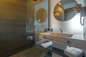 Nyota Hotel & Conference Center