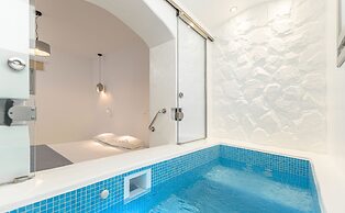 Aphrodite luxury apartments