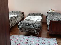 Lori travel Guest House