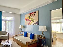 Ferra Hotel and Garden Suites