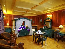 Vinnca West Downs Heritage Resort, Ooty