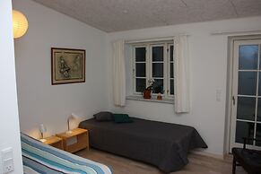 Holmehuset Bed & Breakfast - Gårdhotel