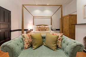 Oliphant Boutique Villa by Amaya