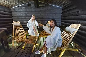 Kalle's Inn Glass Houses