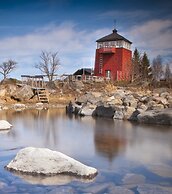 Kalle's Inn Glass Houses