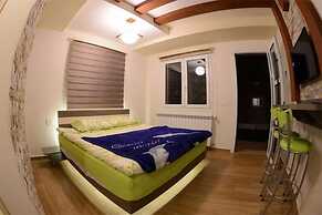 Bauhaus Chalets Apartment