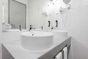 Akeah Verdi Budapest