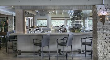 Secret Harbour Boutique Hotel and Marina