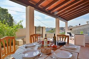 Sineu Mallorcan Renovated Holiday House