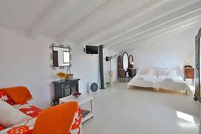 Sineu Mallorcan Renovated Holiday House