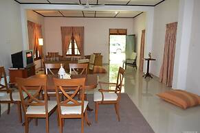 Graten Tea Garden Holiday Bungalow