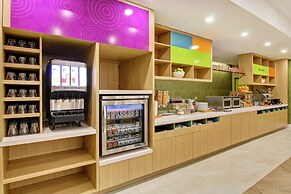 Home2 Suites by Hilton Montreal Dorval