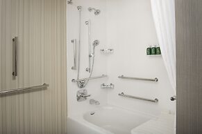 Courtyard by Marriott Albion