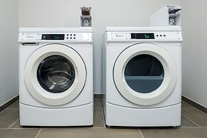 Courtyard by Marriott Albion