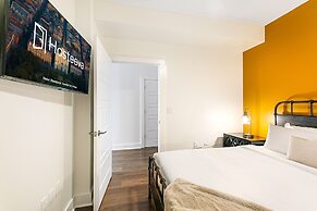 Modern Condos in California Building by Hosteeva