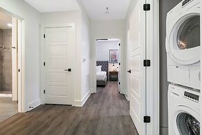 Modern Condos in California Building by Hosteeva