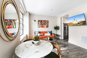 Modern Condos in California Building by Hosteeva