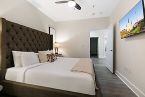 Modern Condos in California Building by Hosteeva