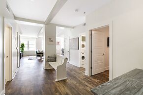 Modern Condos in California Building by Hosteeva