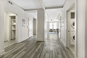 Modern Condos in California Building by Hosteeva