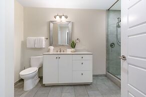 Modern Condos in California Building by Hosteeva