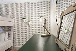 Modern Condos in California Building by Hosteeva