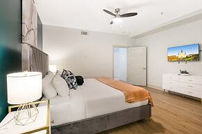 Modern Condos in California Building by Hosteeva