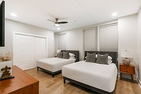 Modern Condos in California Building by Hosteeva