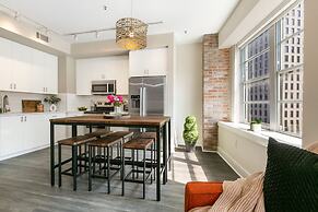 Modern Condos in California Building by Hosteeva