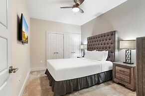 Modern Condos in California Building by Hosteeva